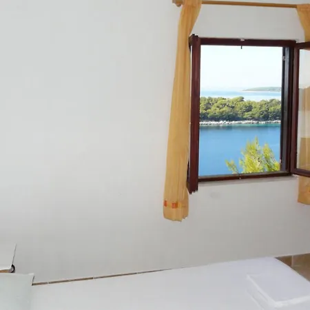 A 2 - Near With Terrace And The Sea View * Blato (Korcula)