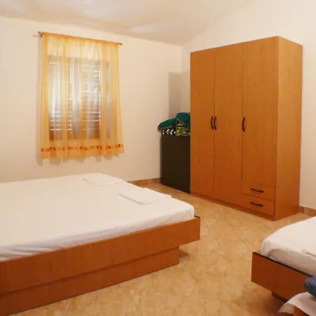 A 2 - Near With Terrace And The Sea View * Blato (Korcula)