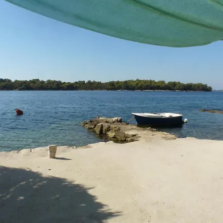 A 2 - Near With Terrace And The Sea View * Blato (Korcula)