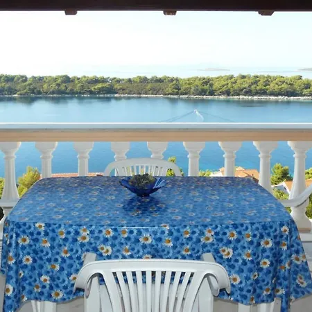 A2 - Near With Terrace And The Sea View 아파트